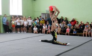 В Котельниче прошло Первенство города по спортивной акробатике