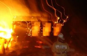 12 человек тушили пожар в Покровском