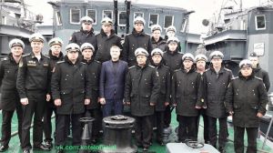 Глава города поздравил с Днём ВМФ экипаж базового тральщика «Котельнич»