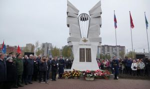 В Петербурге открыт памятник десантникам шестой роты