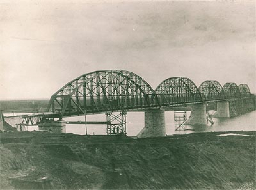Фотоальбом. Строительство железнодорожного моста через Вятку.